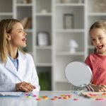 Terapeuta Mowy u Dzieci – Kwalifikacje Specjalisty i Wskazania do Konsultacji